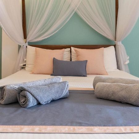 Rise - Bed & Breakfast Weligama Bagian luar foto