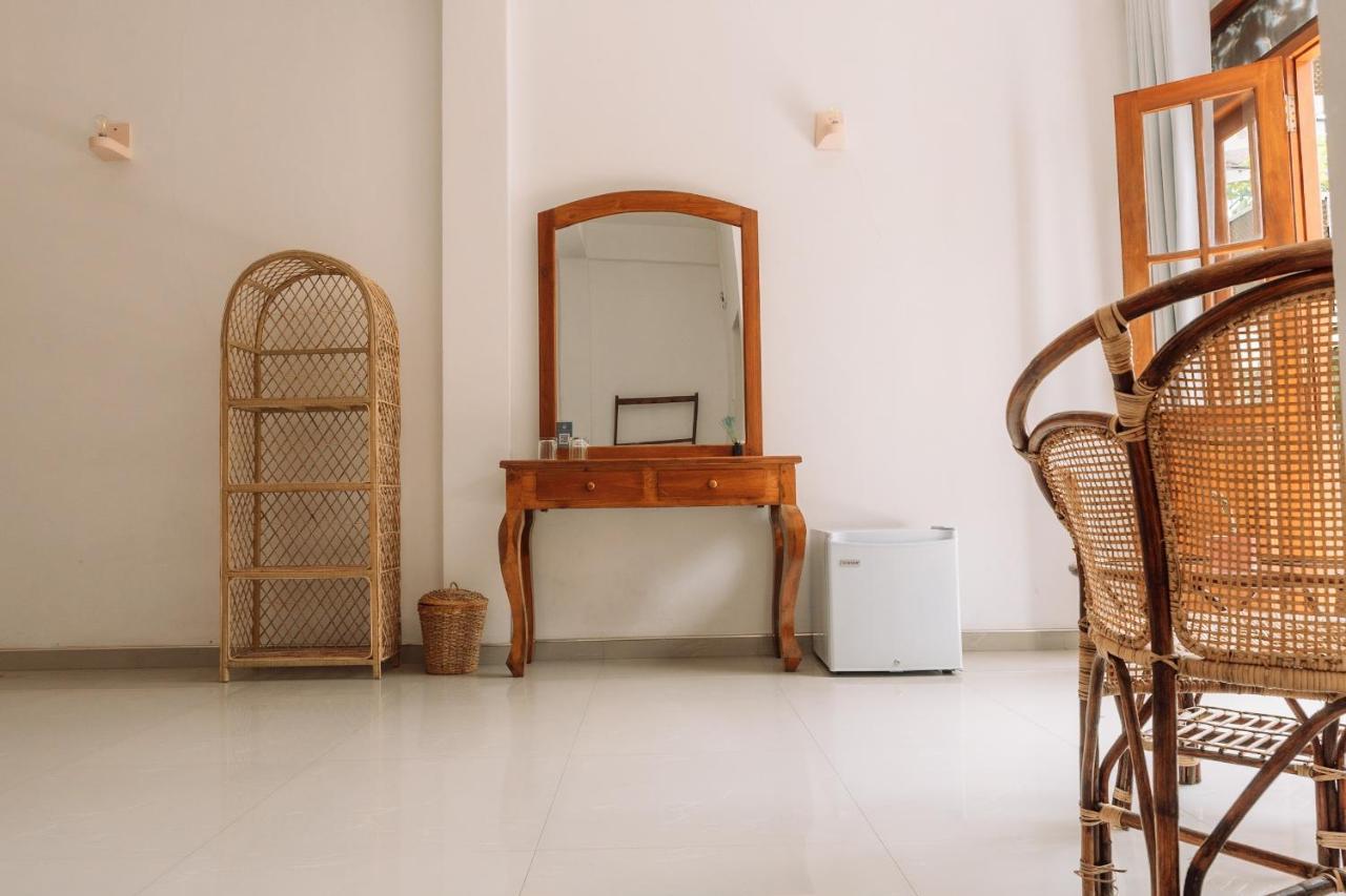 Rise - Bed & Breakfast Weligama Bagian luar foto