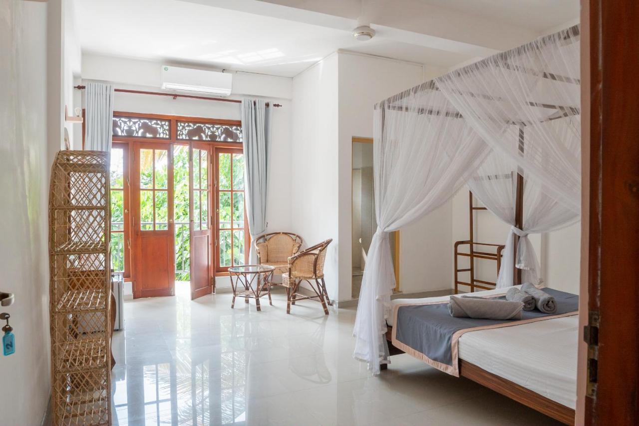 Rise - Bed & Breakfast Weligama Bagian luar foto