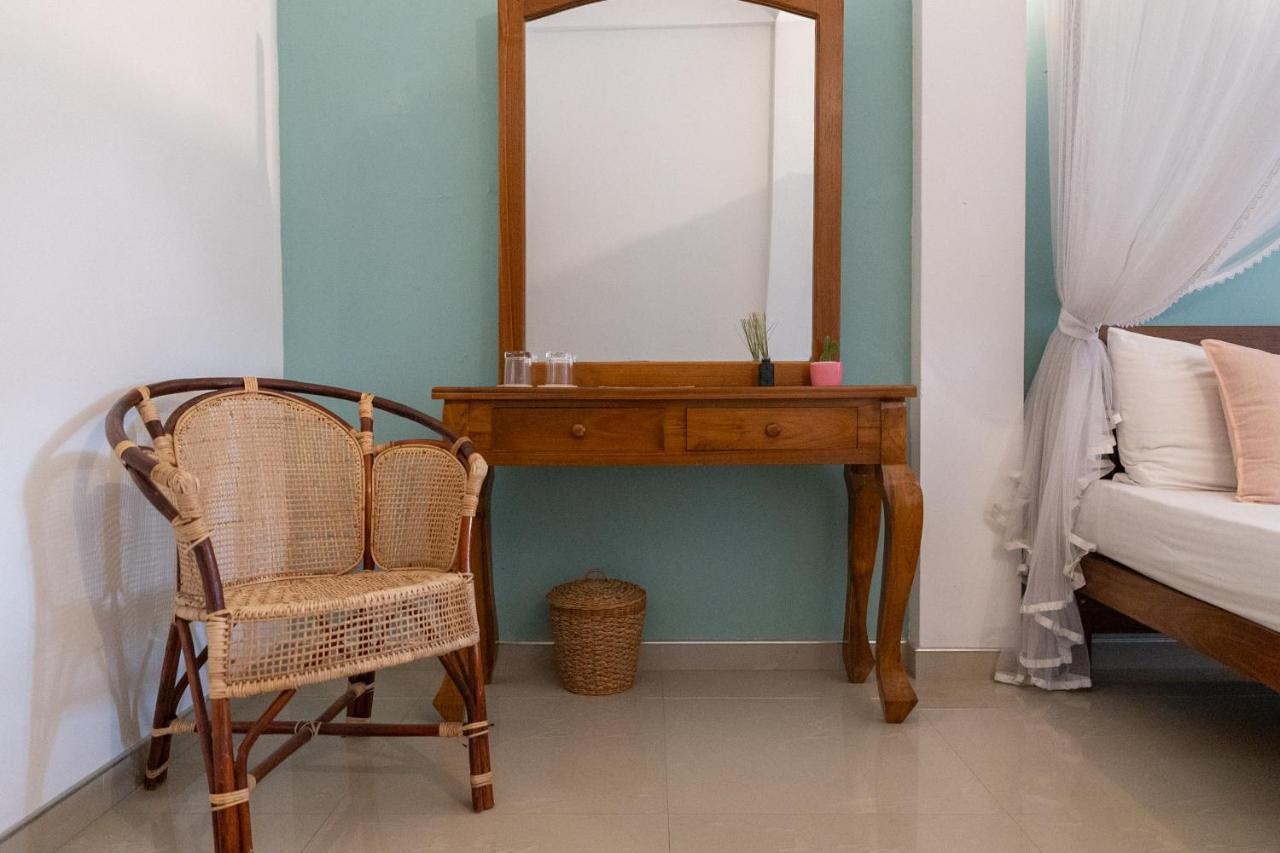 Rise - Bed & Breakfast Weligama Bagian luar foto