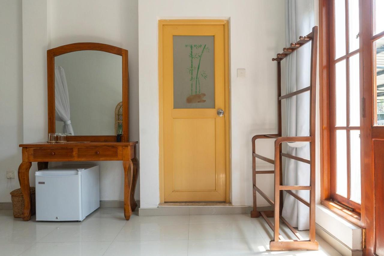 Rise - Bed & Breakfast Weligama Bagian luar foto