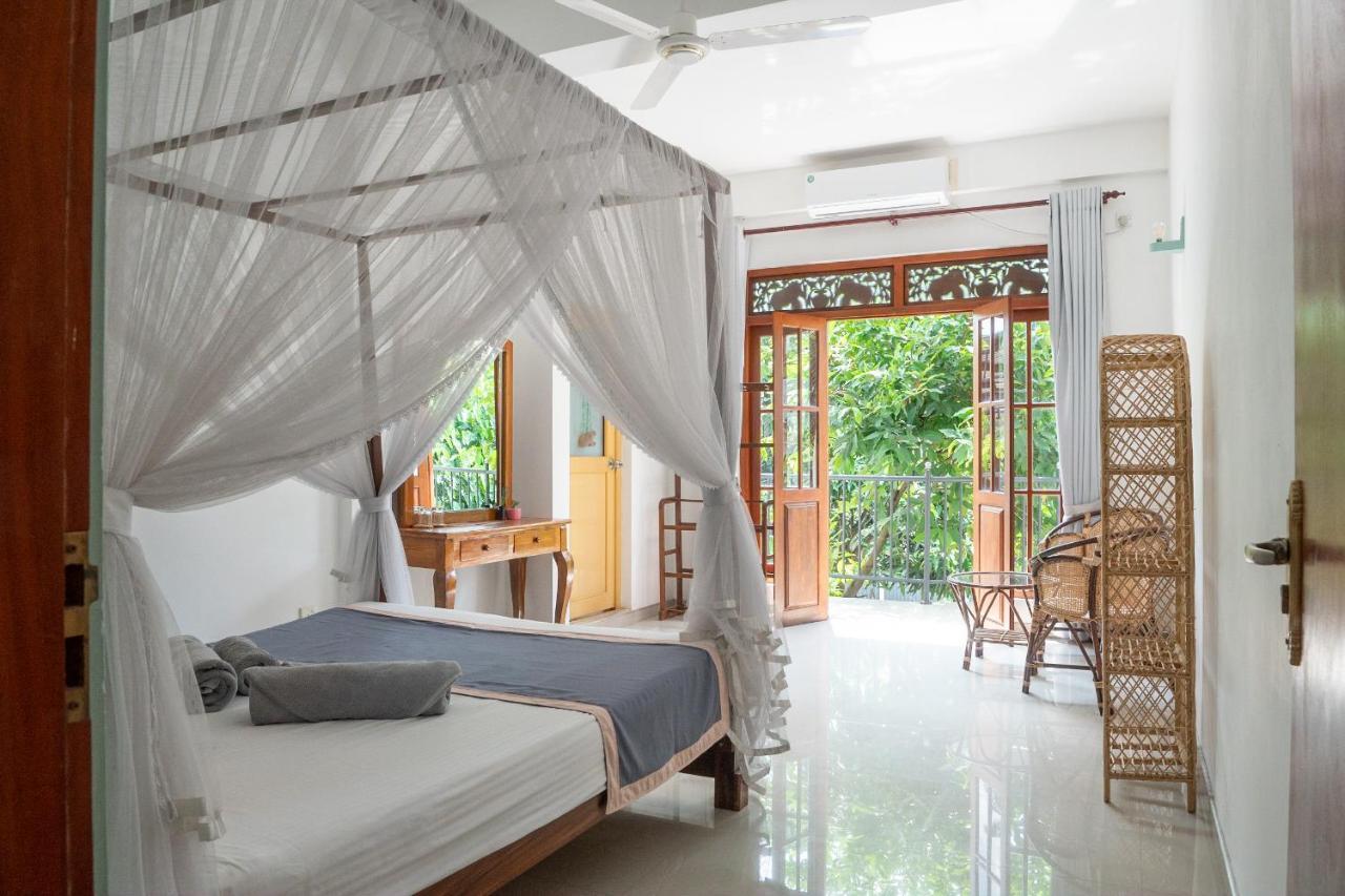 Rise - Bed & Breakfast Weligama Bagian luar foto