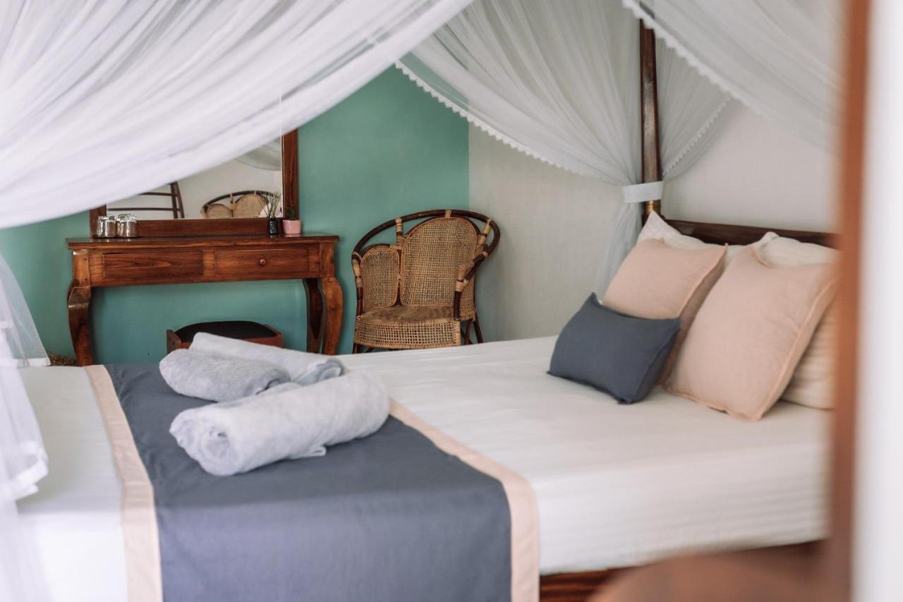 Rise - Bed & Breakfast Weligama Bagian luar foto