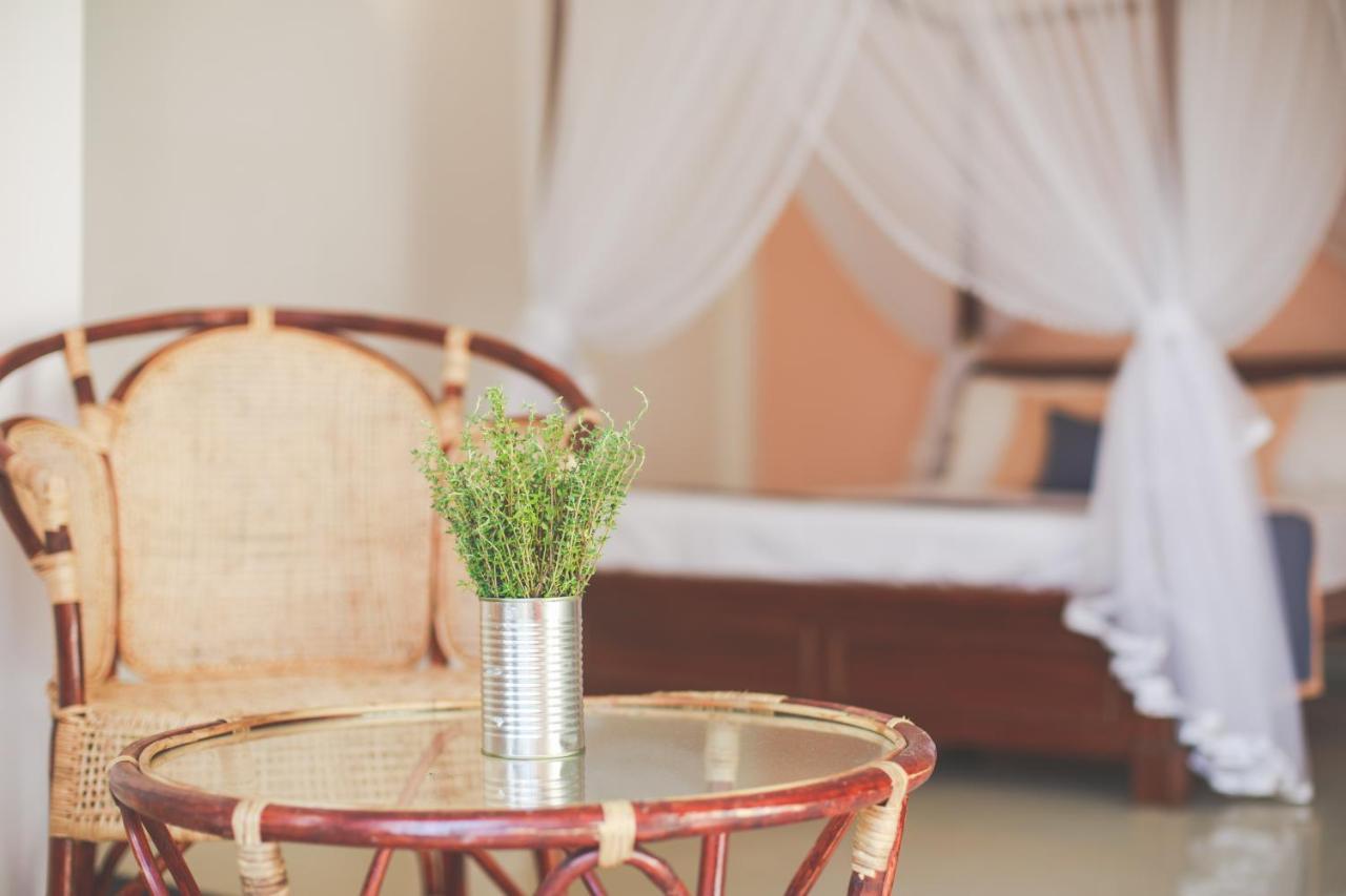 Rise - Bed & Breakfast Weligama Bagian luar foto